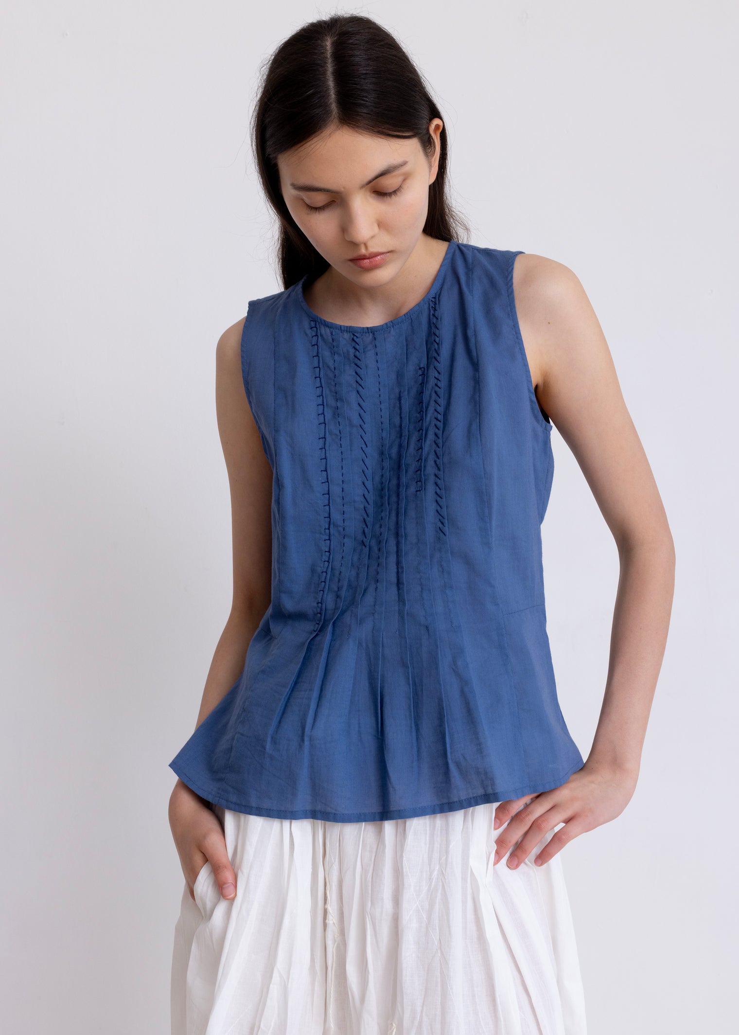 גופיה קפלים רקמה